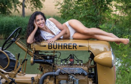 Джулия фенд трактористка