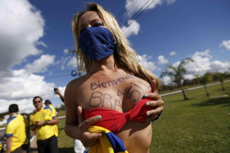 Бразильские болельщицы ню