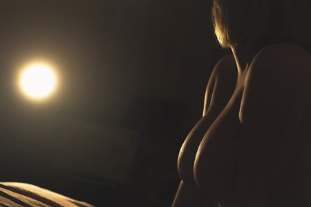 Красивый женский силуэт