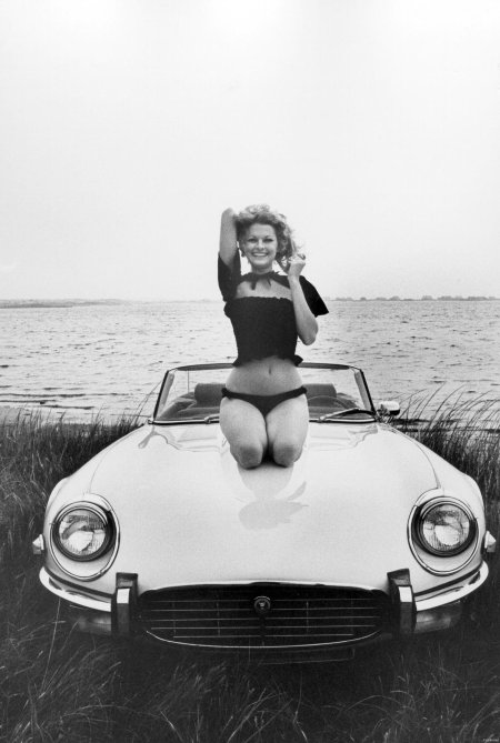 Девушка автомобиль