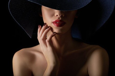 Красивые дамы в шляпках