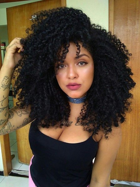 Прическа кудрявая