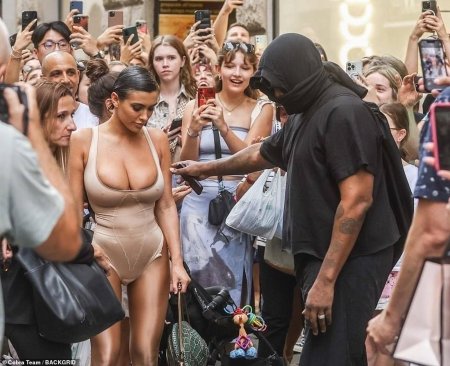 Жена канье уэста голая