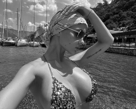 Фигура в купальнике