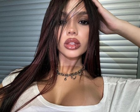 Откровенная девушка