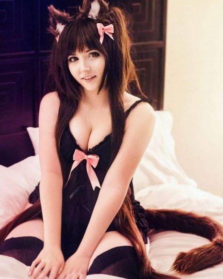 Девушка кошечка