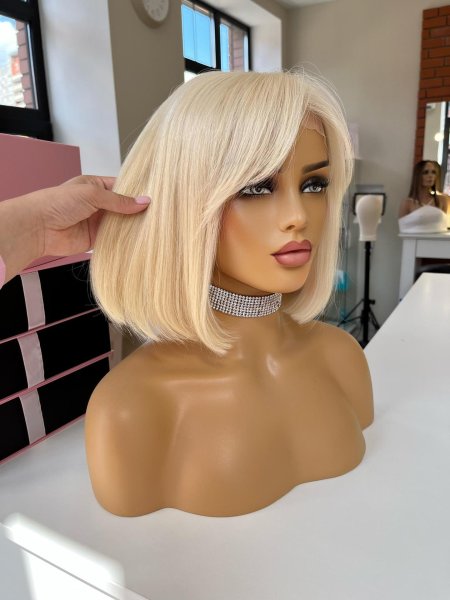Парик блонд каре с чёлкой