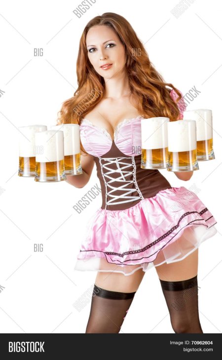 Октоберфест девушка с пивом