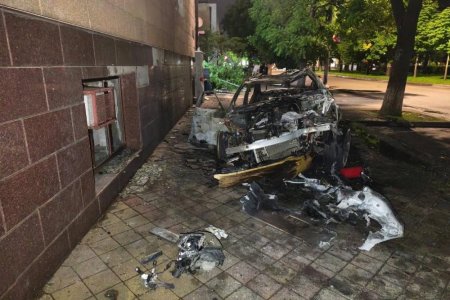 Сгоревший автомобиль