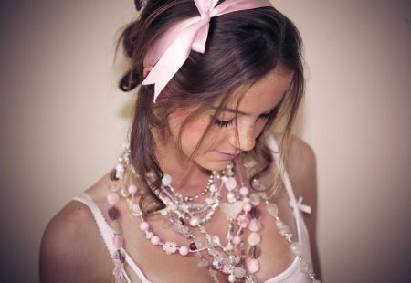 Девушка с бантиком