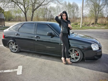 Девушка на приоре