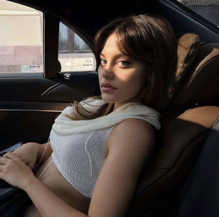 Девушка бустера