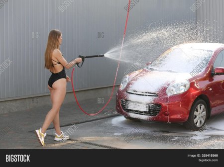 Автомойка девушки
