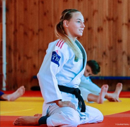 Дзюдоистка белодед