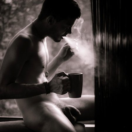 Девушка кофе сигарета ню