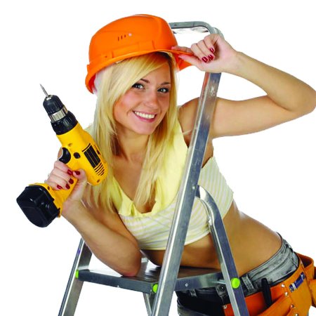 Девушка с инструментом