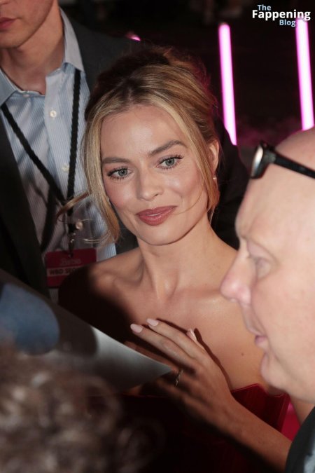 Марго робби улыбка