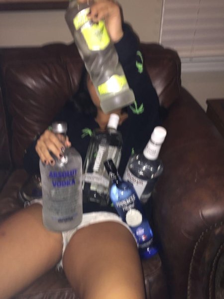 Девки пьяные