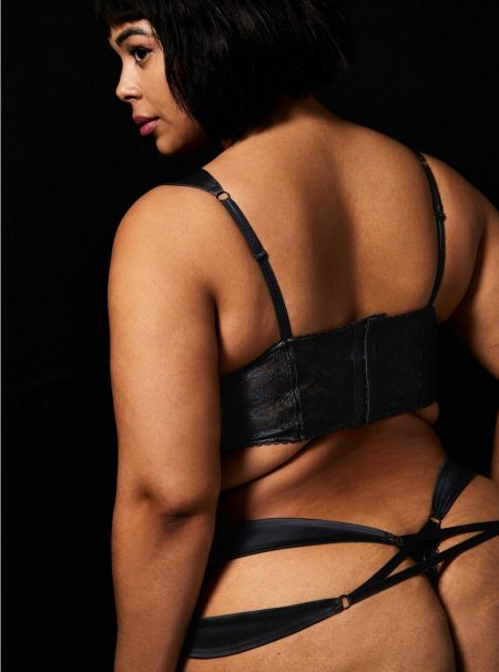 Пышная женщина