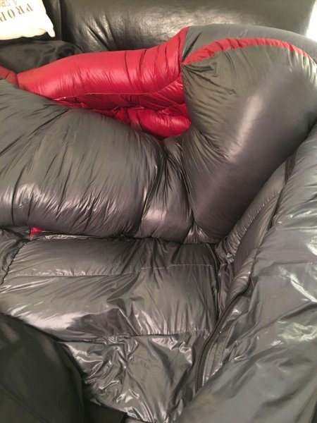 Кожаный спальный мешок фетиш