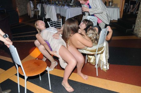 Эротические выпускницы