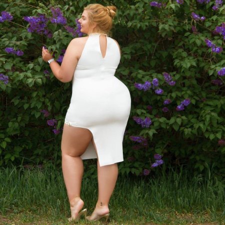 Олирия рой модель плюс сайз