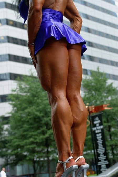 Накаченные ноги девушек