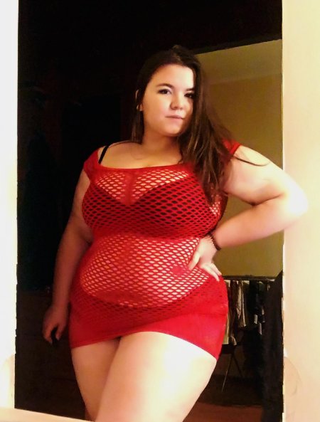 Пышная девушка