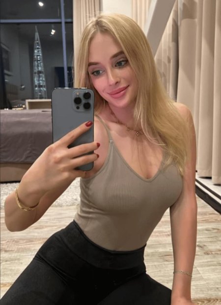 Блондинка ангелина