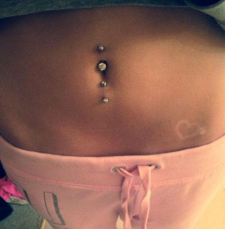 Пирсинг в животе