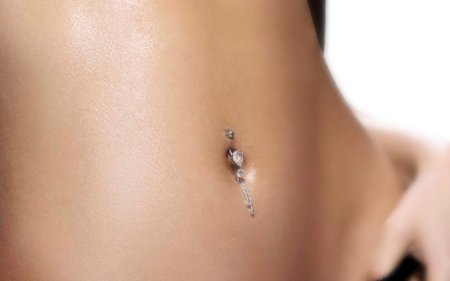 Джессика альба пирсинг пупка