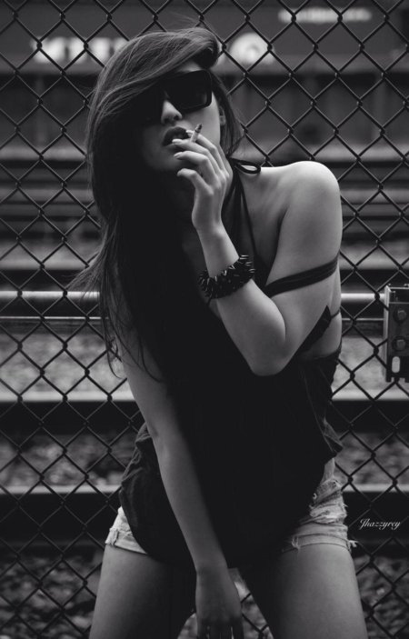 Девушка крутая