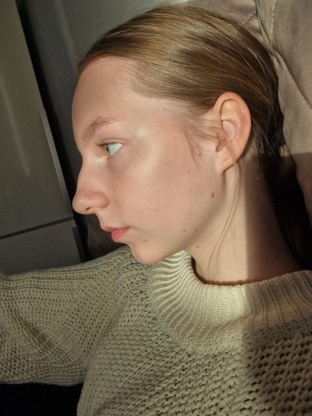 Большой нос с горбинкой