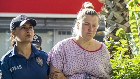 Россиянка родила в аэропорту анталии