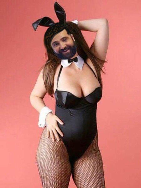 Девушка в костюме зайки