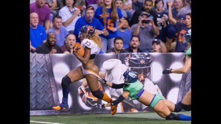 Джессика салазар американский футбол