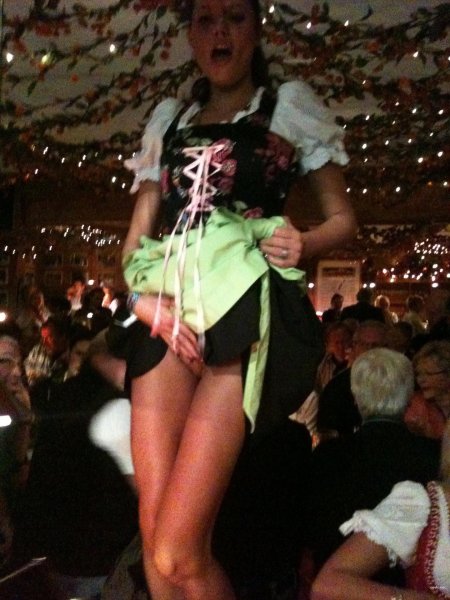 Разврат на фестивале пива в германии