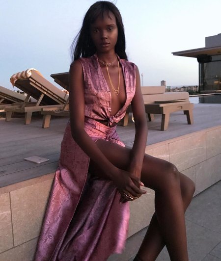 Темнокожая модель