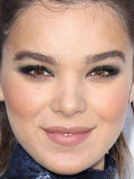 Хейли стайнфелд нависшее веко