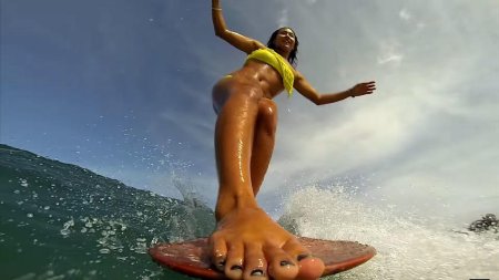 Девушка на серфе