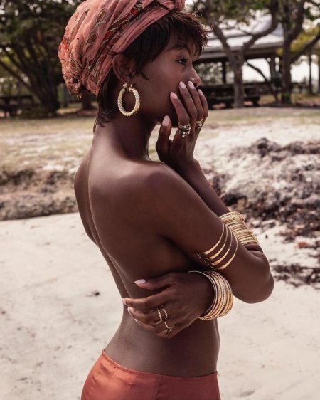 Красивая африканская девушка