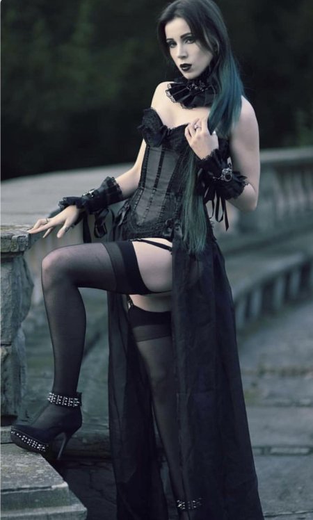 Фотосессия в стиле готика