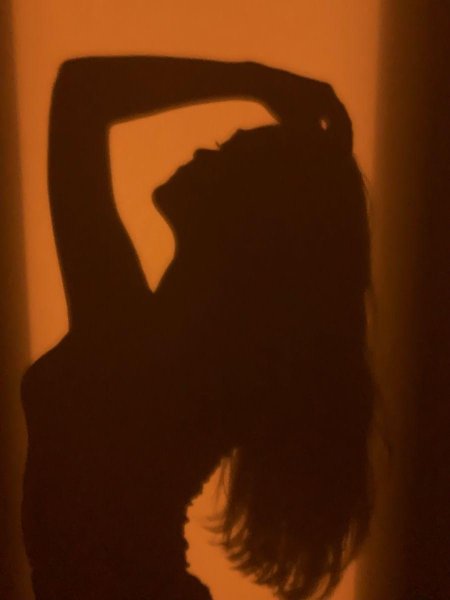 Фото тень девушки