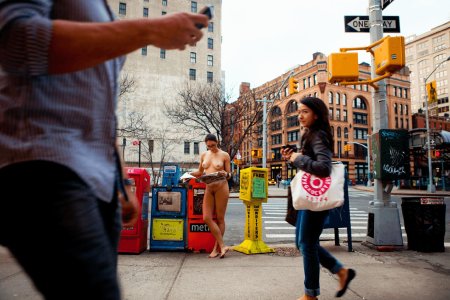 Топлесс на улицах города