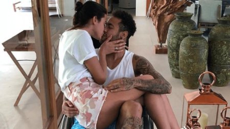 Неймар и бруна маркезини