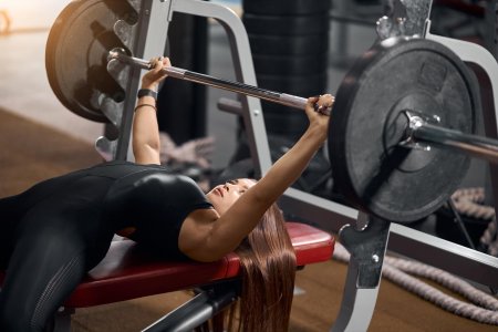 Жим лежа женщины
