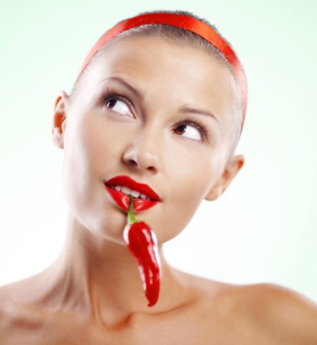 Девушка с перцем