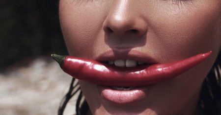 Губы девушек