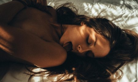 Эротика красивая девушка