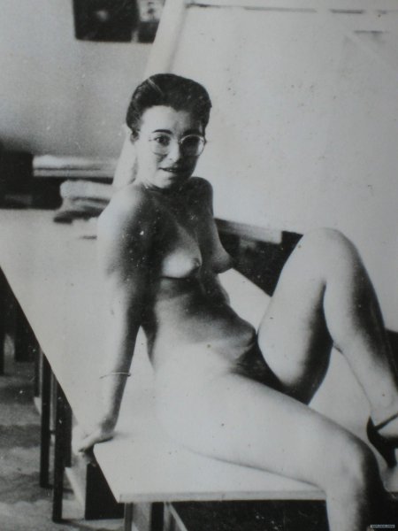 Первые эротические снимки